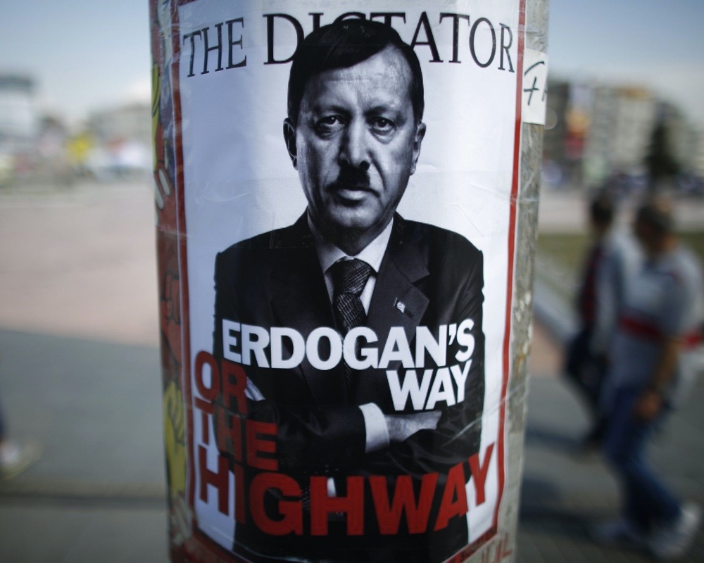 Οι κοινές εγκληματικές πρακτικές Ερντογάν και Χίτλερ