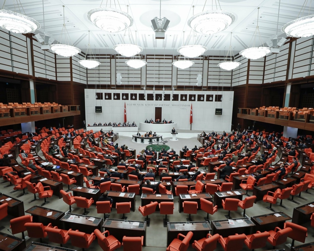 Οι κινήσεις για αφαίρεση της βουλευτικής ασυλίας του HDP φθάνουν στην επιτροπή δικαιοσύνης του κοινοβουλίου