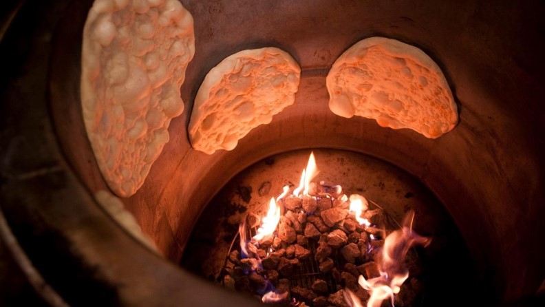 Tandoor: Μια παράδοση ψησίματος ψωμιού εδώ και έναν αιώνα