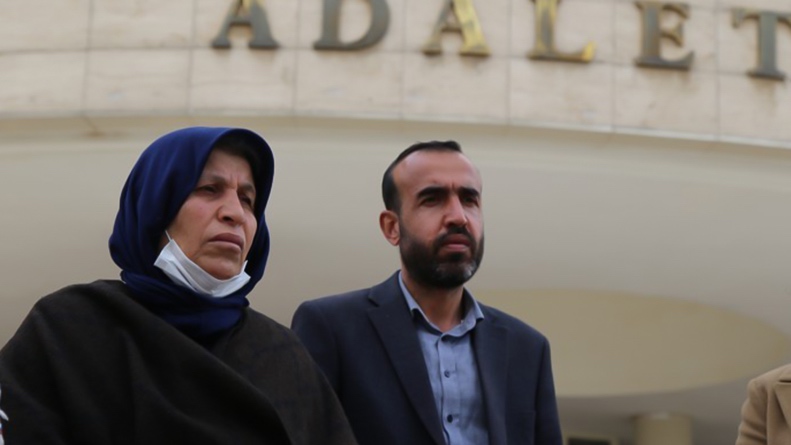 Ο εισαγγελέας απαγόρευσε την ειρηνική διαμαρτυρία της οικογένειας Şenyaşar που αναζητεί δικαιοσύνη