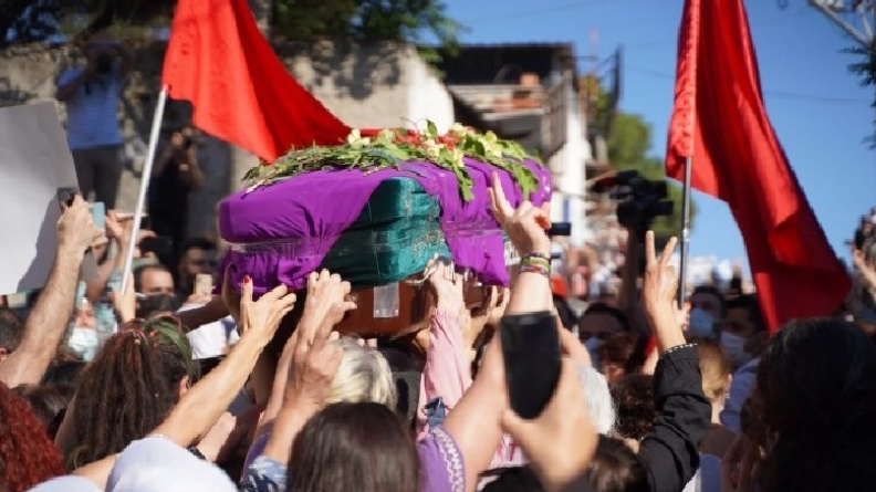 Η Buldan του HDP μιλά στην κηδεία της Deniz Poyraz: «Ήταν μια επιχείρηση, όχι μια πρόκληση»