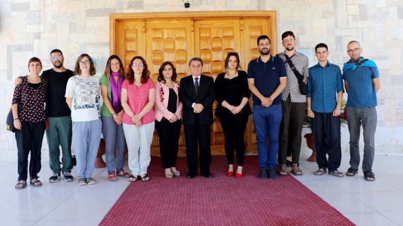 Αντιπροσωπεία από την Καταλονία επισκέπτεται τη Βορειοανατολική Συρία