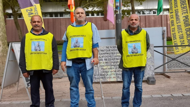 Ακτιβιστές από το Μάιντς αναλαμβάνουν την διαμαρτυρία "Ελευθερία για τον Οτσαλάν"