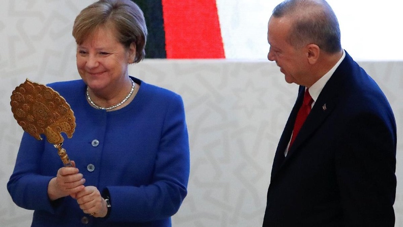 Για ποιον λόγο η γερμανική κυβέρνηση υποστηρίζει τους παράνομους πολέμους του Ερντογάν;