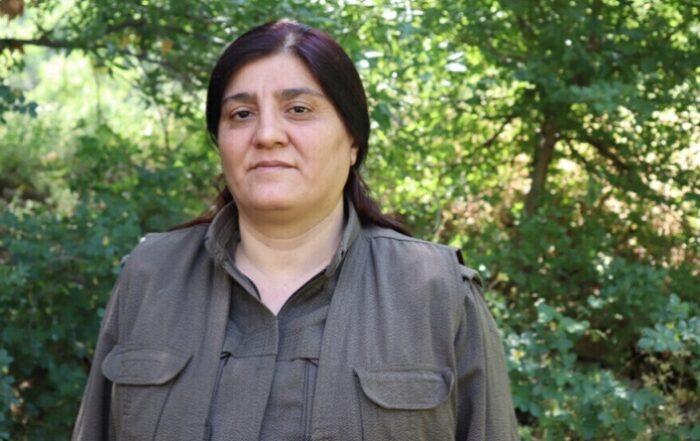 Κούρδισσα αντάρτισσα: Οι γυναίκες πρέπει να αναπτύξουν τις δικές τους δομές οργάνωσης