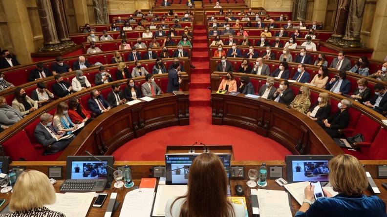 Το Κοινοβούλιο της Καταλονίας αναγνώρισε την Αυτόνομη Διοίκηση της Βόρειας και Ανατολικής Συρίας