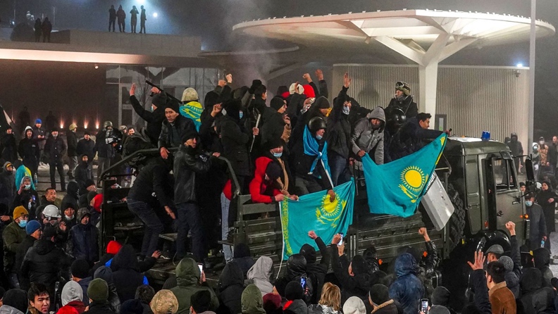 Τρίτη ημέρα διαδηλώσεων στο Καζακστάν: Η είσοδος των ρωσικών στρατευμάτων