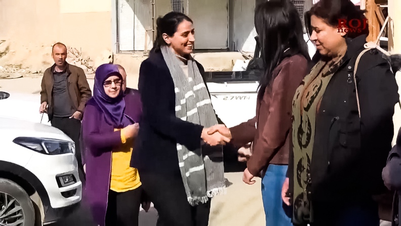 Βουλευτές του HDP επισκέφθηκαν το Σιντζάρ: «Στεκόμαστε δίπλα στον λαό μας»