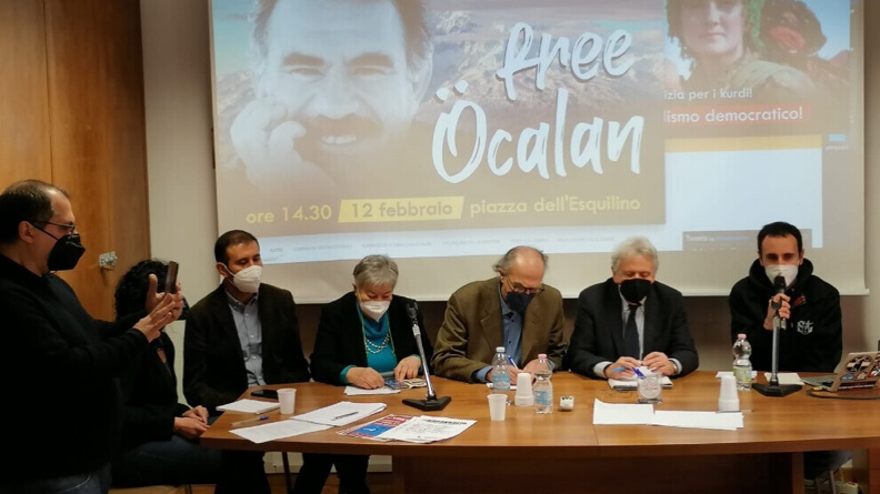 Γερουσιαστής Ρούσσο Σπένα: Η Ιταλία πρέπει να αναλάβει τις ευθύνες της προς τον Οτσαλάν