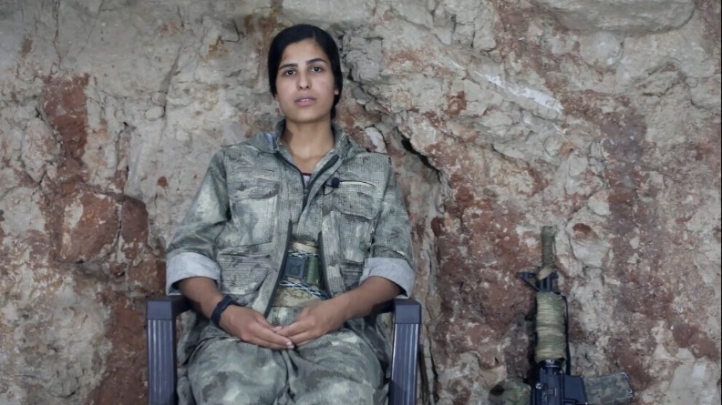 Αντάρτισσα των YJA Star: Κούρδοι και Άραβες πολεμούν μαζί ενάντια στην τουρκική εισβολή