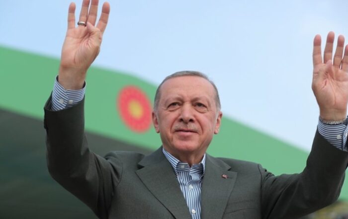 Γενί Σαφάκ: Ο Ερντογάν θα θέσει ζήτημα "παράνομης κατοχής" για τα νησιά του Αιγαίου στη σύνοδο του ΝΑΤΟ