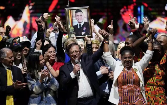 Κολομβία: Ιστορική πρώτη νίκη της Αριστεράς με την εκλογή του Γουστάβο Πέτρο στο προεδρικό αξίωμα