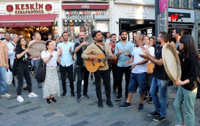 Οι Κούρδοι μουσικοί καταδικάζουν την απαγόρευση της γλώσσας τους κατά την Παγκόσμια Ημέρα Μουσικής