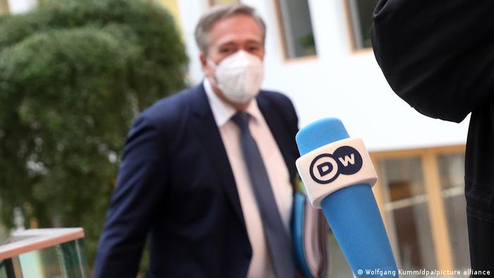 Στροφή από το Βερολίνο στα περί "ίσων αποστάσεων" μεταξύ Αθήνας - Άγκυρας