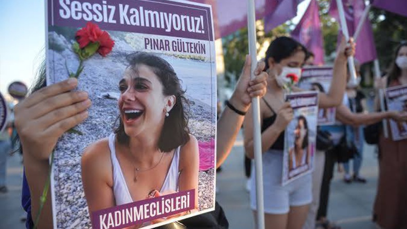 Τουρκικό δικαστήριο μείωσε την ποινή ισόβιας κάθειρξης στυγνού γυναικοκτόνου