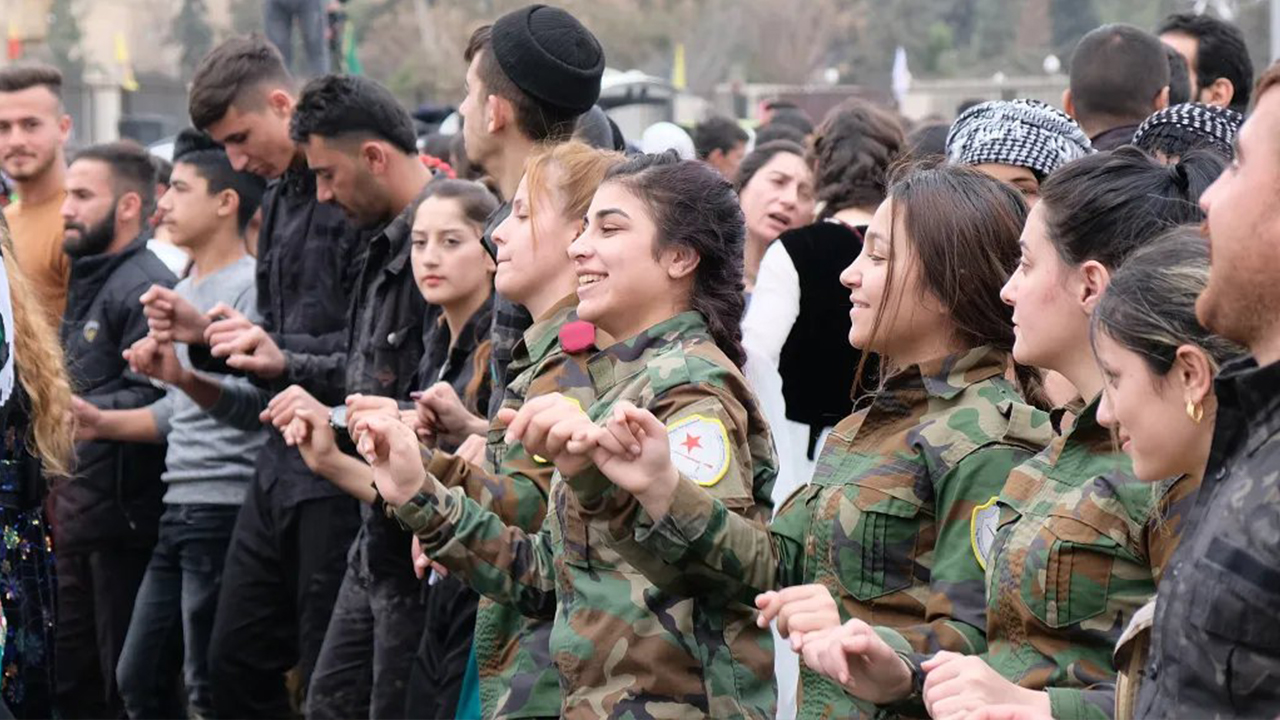 Ανώτατος διοικητής των SDF: «Η 10η επέτειος της επανάστασης είναι η αρχή ενός νέου μεγάλου βήματος»