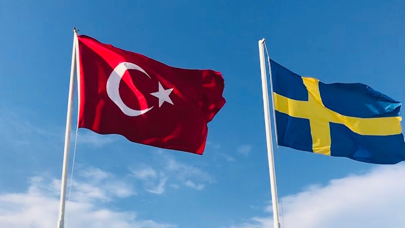 Εν μέσω διαμαρτυριών, η Σουηδή υπουργός Εξωτερικών αρνείται ότι «υπέκυψε» στον Ερντογάν