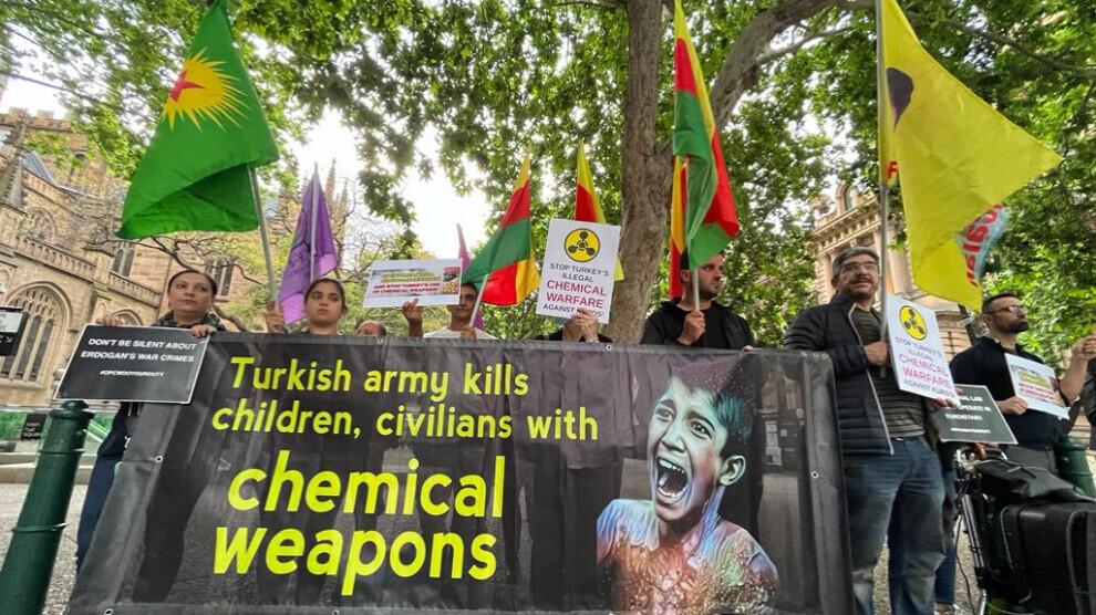 Οι Κούρδοι στο Σίδνεϊ διαμαρτύρονται για τις χημικές επιθέσεις που διαπράττει το τουρκικό καθεστώς