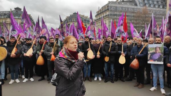 Διαμαρτυρία μπροστά από το γαλλικό υπουργείο Δικαιοσύνης