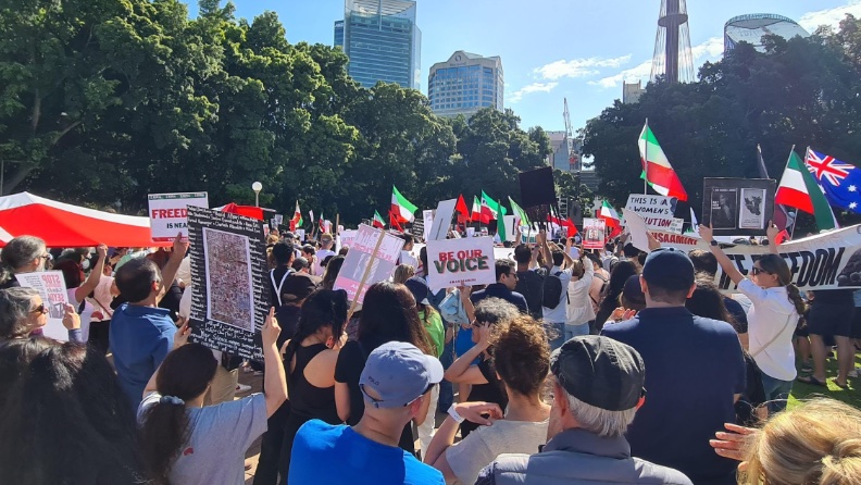 Οι δρόμοι του Σίδνεϊ γέμισαν με χιλιάδες διαδηλωτές που ζητούσαν δημοκρατία για το Ιράν