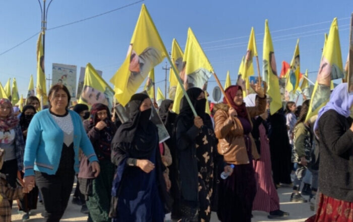 Οι κάτοικοι του Σένγκαλ πραγματοποιούν πορεία διαμαρτυρίας για την απομόνωση του Οτσαλάν